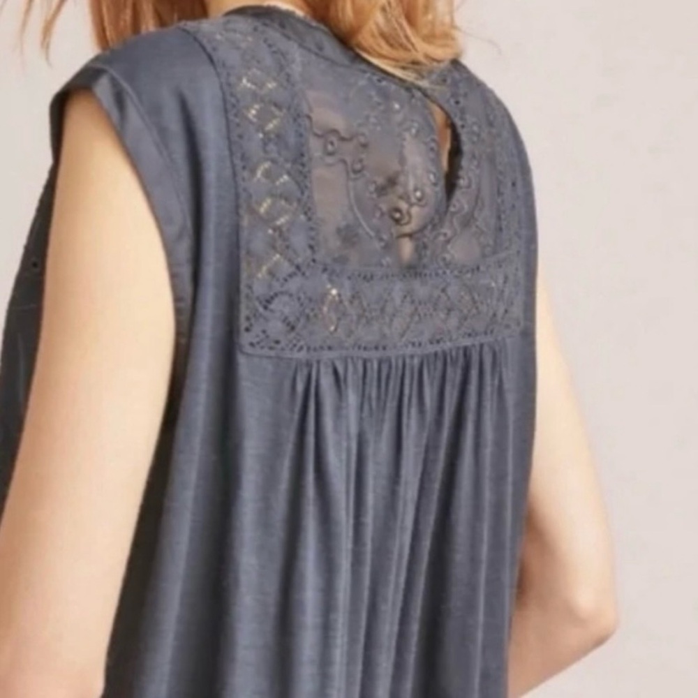 Tiny X Anthropologie Women's
Embroidered Eyelet Lace Trim
Sleeveless top size L - Picture 2 of 5